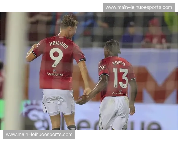 曼联马兹拉维替补登场 摩洛哥边卫及时填补左路空缺